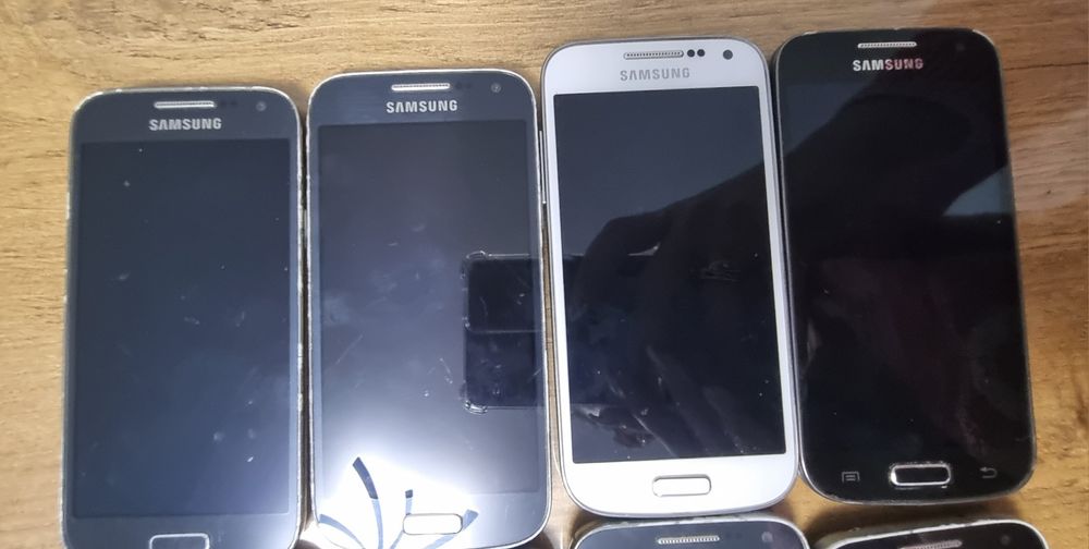 Телефон Samsung S4 mini