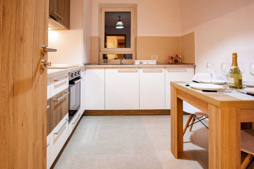 Cazare regim hotelier Brasov – 2 camere, Coresi Mall (ALENI 5)