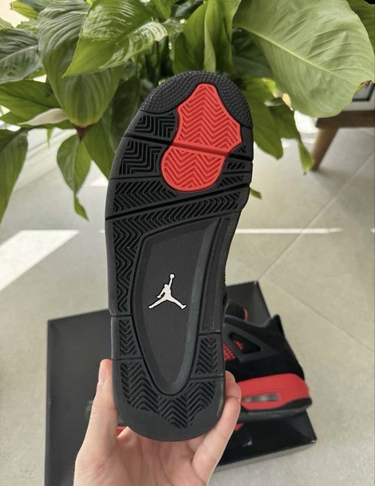 Air Jordan 4 Red Thunder