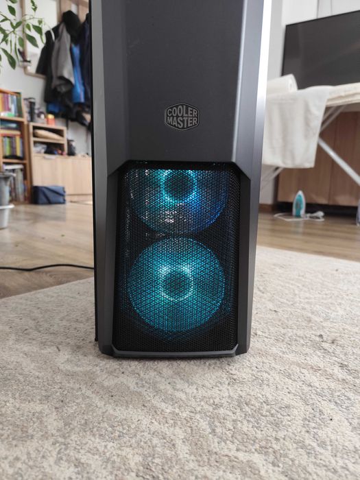 Vand PC dotat cu procesor AMD Ryzen 5 5600g