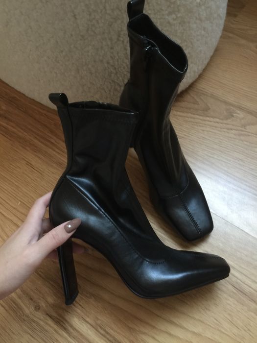 Боти с квадратен ток Зара