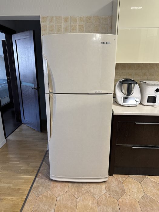 Холодильник Samsung