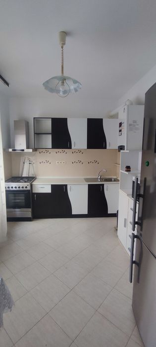 Apartament 4 camere de inchiriat