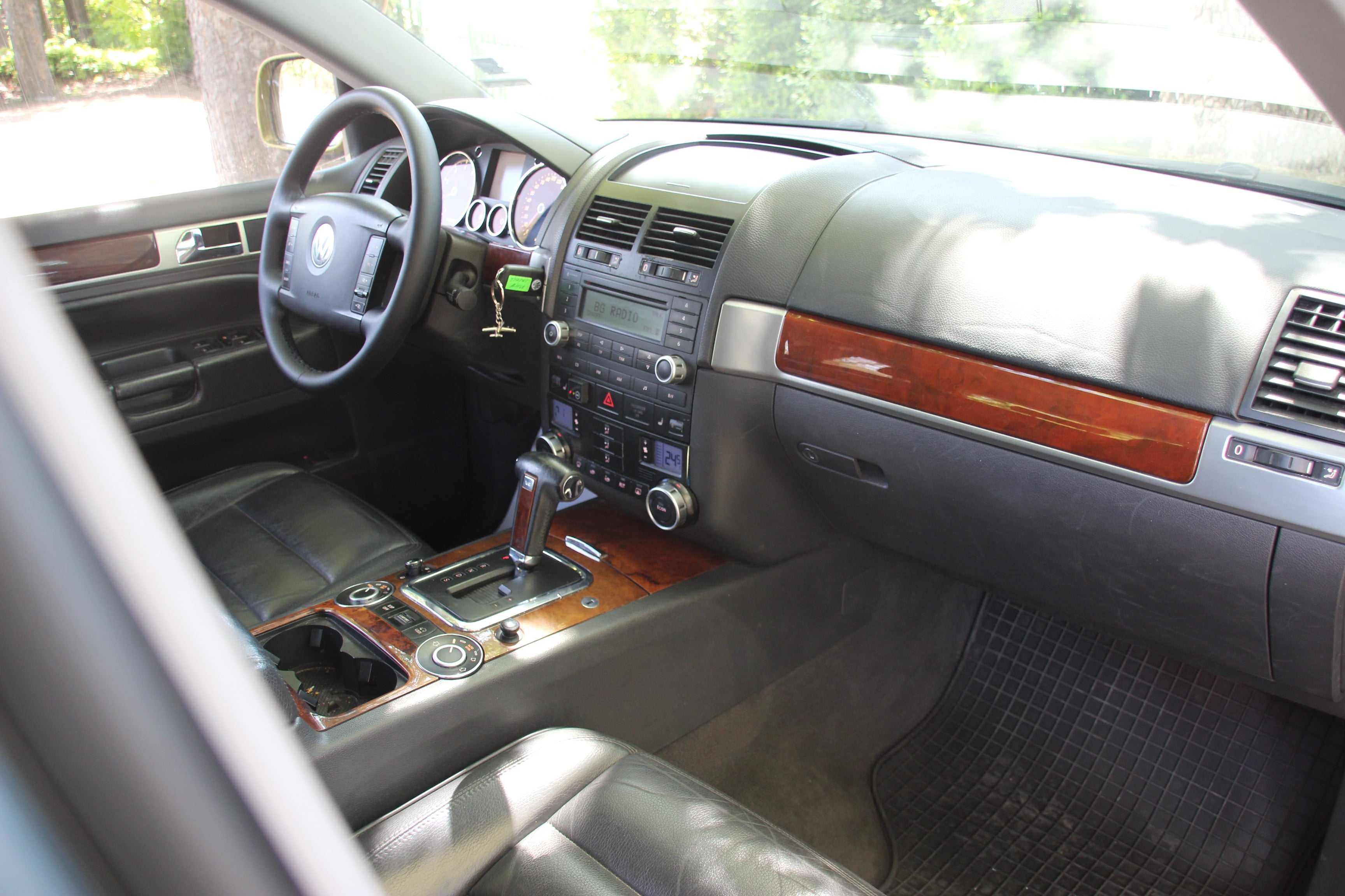 VW  Touareg  3.2i LPG с регистрация