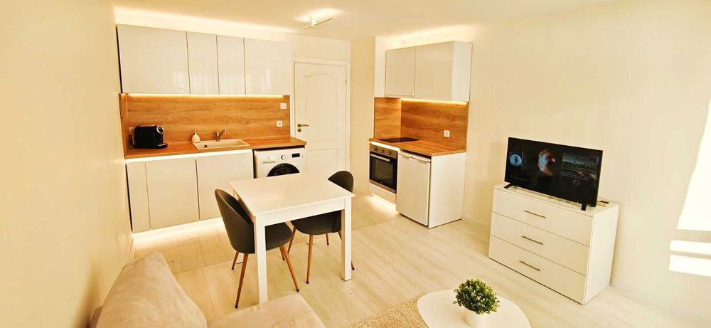 Продавам тристаен апартамент след основен ремонт в кв. Три Чучура-Юг