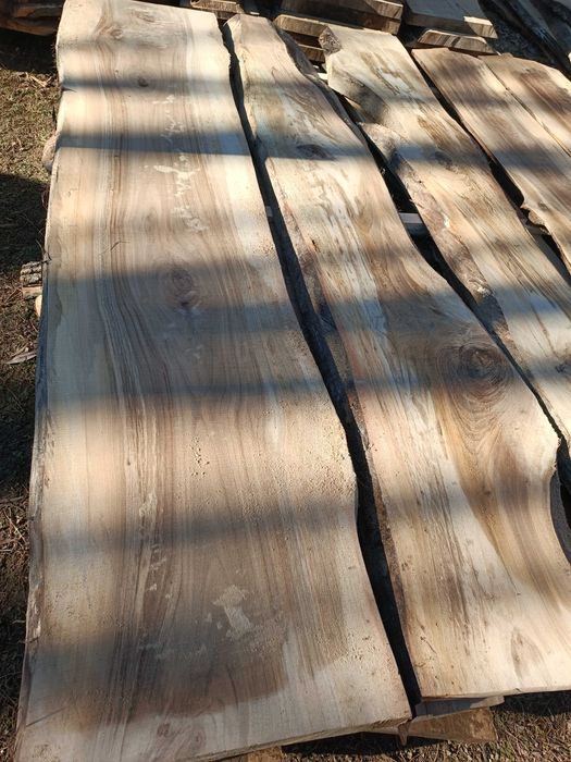 Vând cherestea de nuc