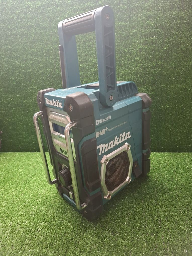 Bluetooth Радио на Makita DMR112