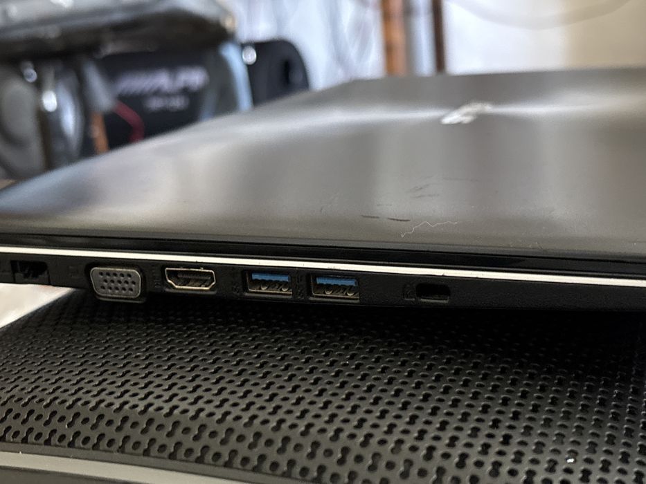 Leptop Asus F555D