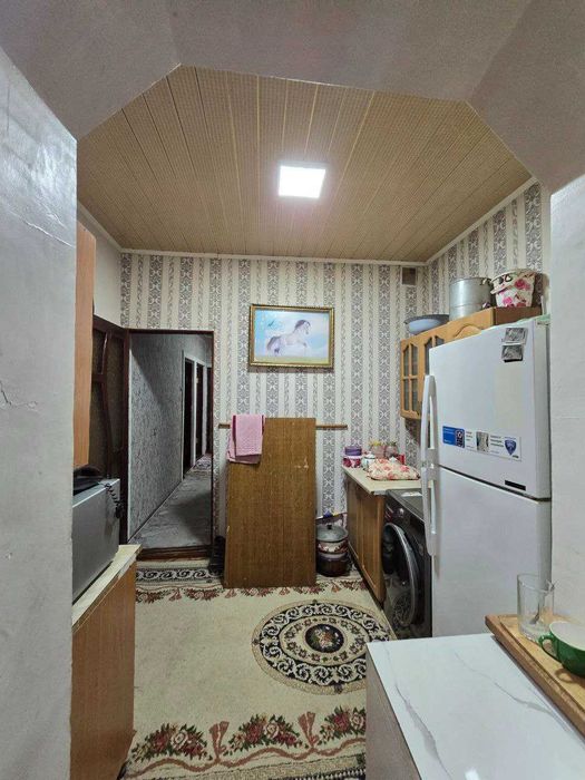 3 хоналик 4 этаж 6 микр, 70 конечка