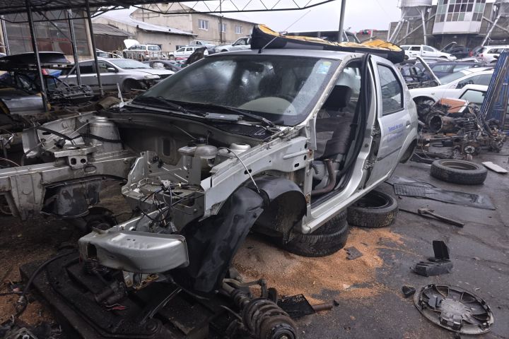 Calculator motor ECU Dacia Logan prima generatie