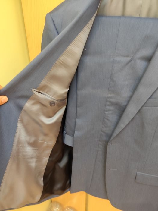 Костюм Андрюс син, размер 50, м - ка. Само 35 лева!