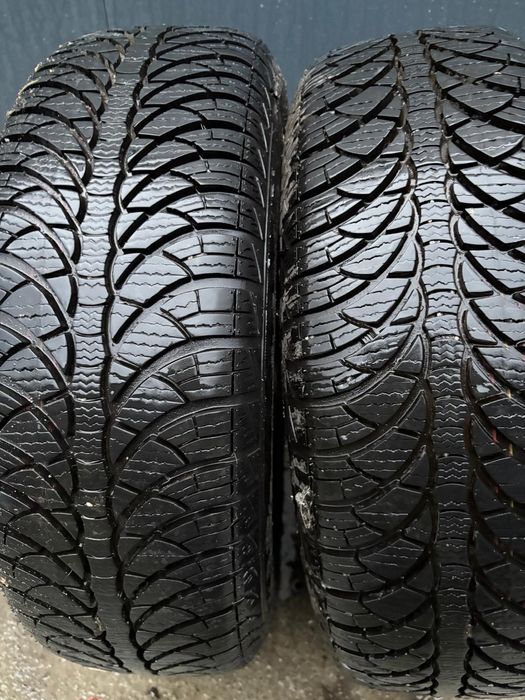 Vand 2 anvelope iarna 195/65 R15