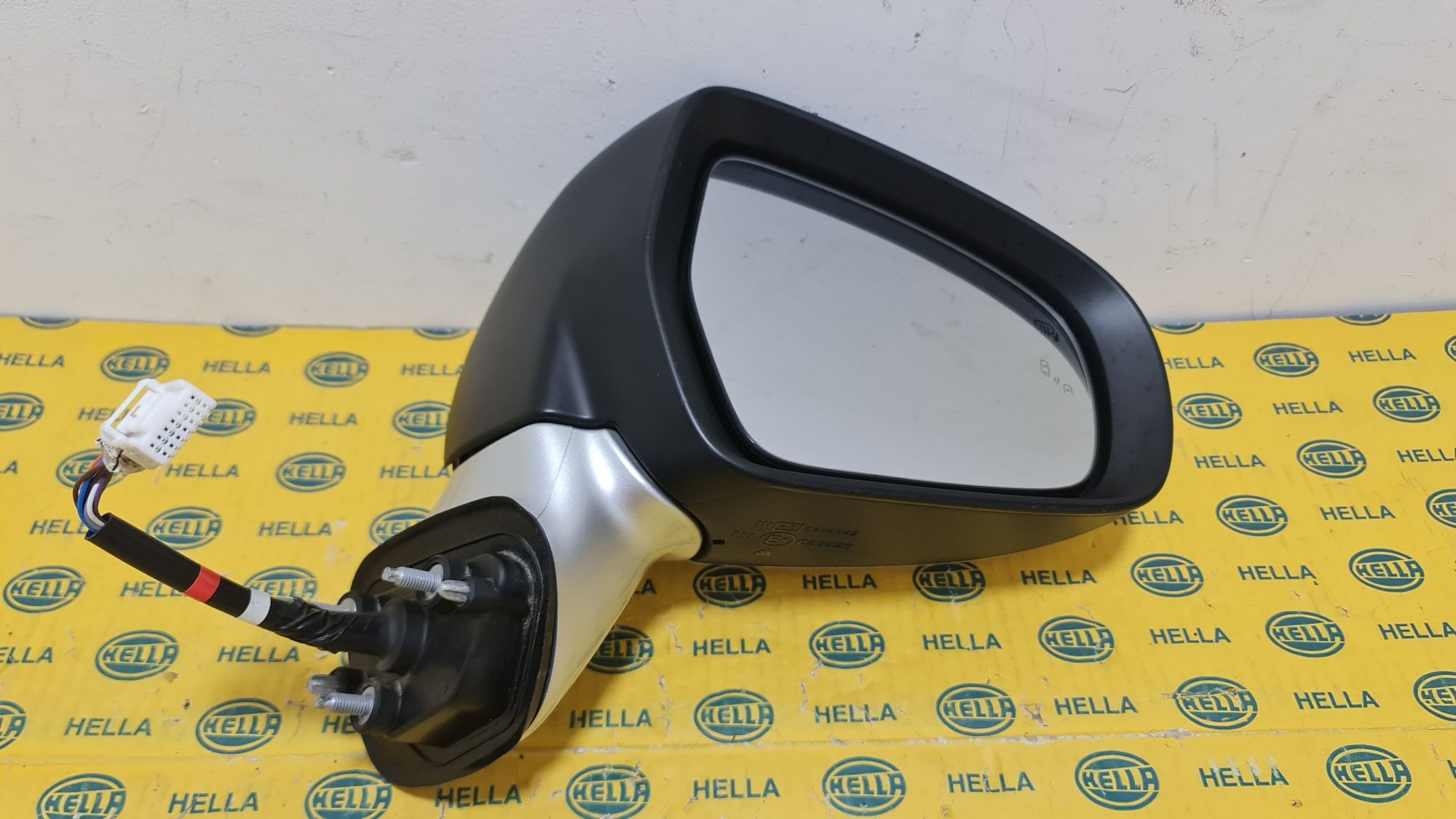 Oglinda dreapta completa sticla asistent Suzuki SX4 Scross 9pin