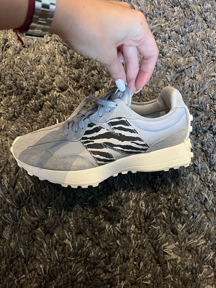 Маратонки new balance