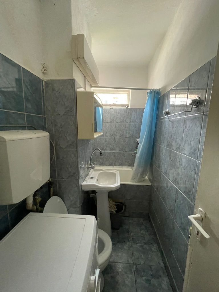 Închiriez apartament cu doua camere