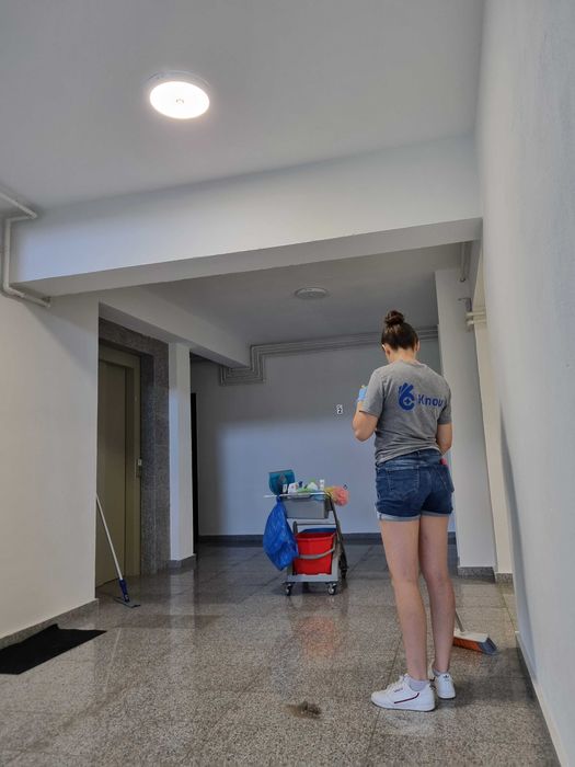 Angajăm doamne pentru curățenie (8h, L–V) — Knou