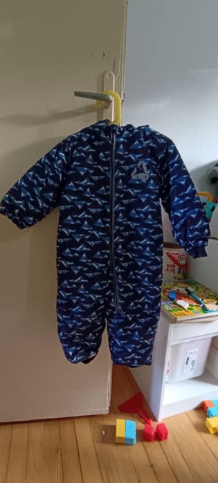 Космонавти/ Бебешки гащеризони