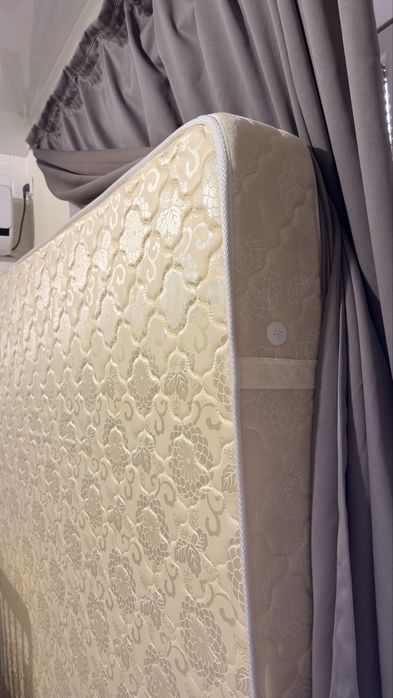 Продается матрас для кровати