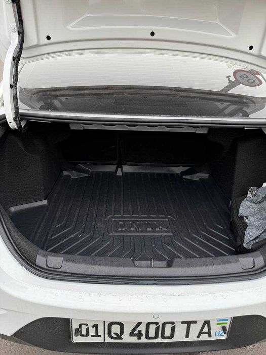 продается, кредит 4000 ONIX 2023 год, 27000 км. 6-поз. чистый. тюнинг