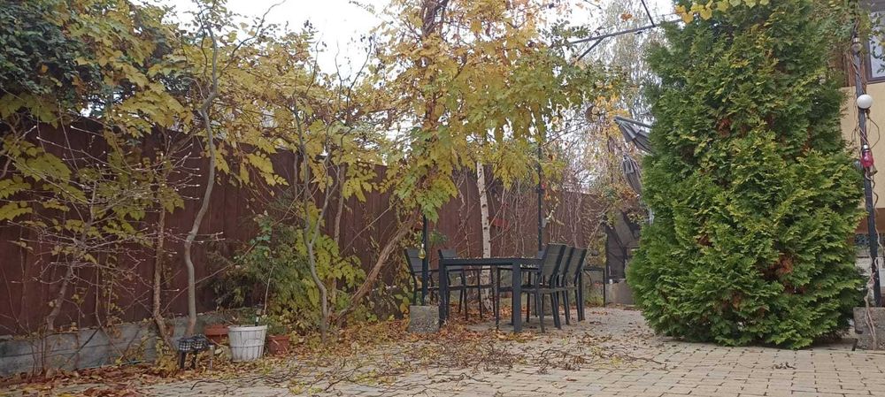 Inchiriez apartament de 135 mp cu grădină, 3 locuri paracre- 800E/luna