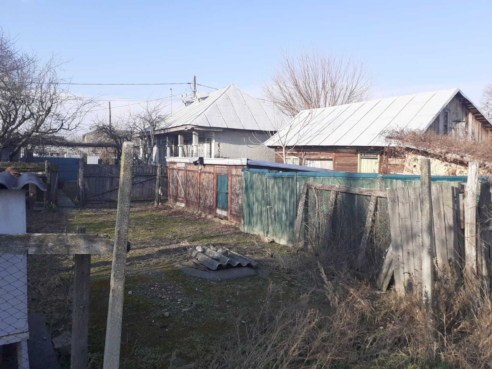 Vind proprietate.. Casa la tara pe o suprafata de 1500 m2