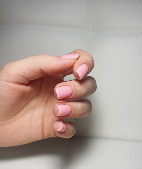 Manichiură cu ojă semipermanentă