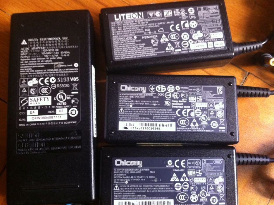 Incarcator laptop Acer 19V, Packard Bell 19v alimentator ACER original