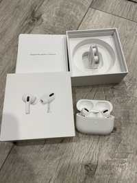 Продам наушники AirPods