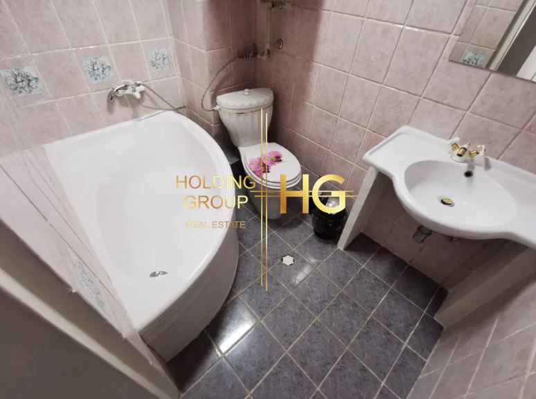 Продава се Тристаен апартамент в Варна, Гръцка махала - 85 кв.м за 2412 €/кв.м - Снимка #11