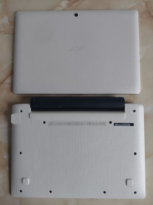 Vând laptop (tabletă + tastatură) Acer POYCY, perfect funcțional /poze