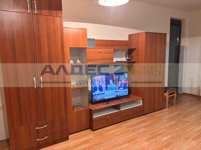 Дава се под наем Двустаен апартамент в София, Стрелбище - 74 кв.м за 598.23 € - Снимка #1