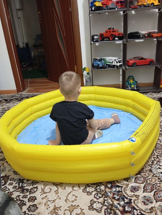 Горка с бассейном и шариками