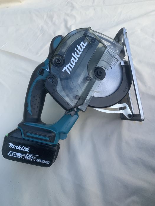 Makita DCS 552 circular de taiat metal