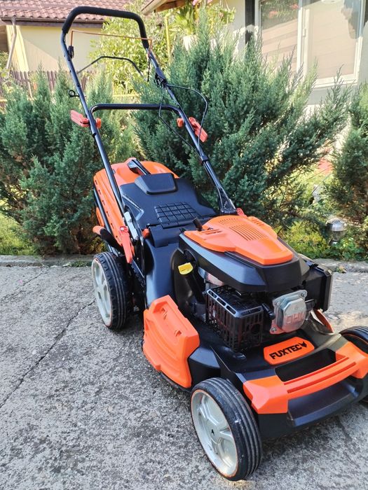 Vând mașină de tuns gazonul pe benzina adusa din Germania marca fuxtek