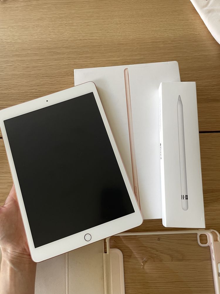 Таблет iPad 8th Gen 32 GB Wi-Fi Gold