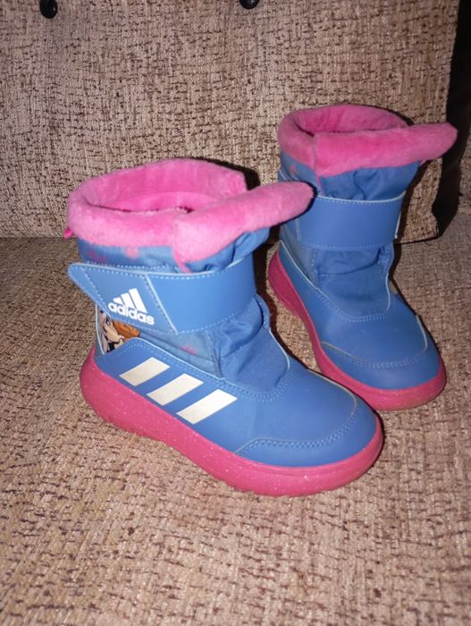 adidas WINTERPLAY FROZEN 31
Cizmele adidas WINTERPLAY FROZEN C s unt c