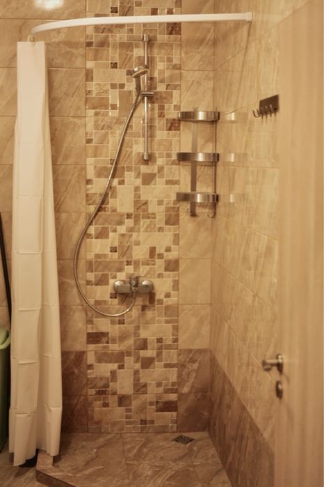 Дава се под наем Едностаен апартамент в София, Студентски град - 41 кв.м за 40.8 € - Снимка #1