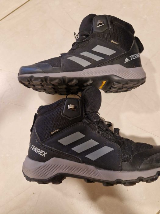 Bocanci Adidas Goretex, 37.5