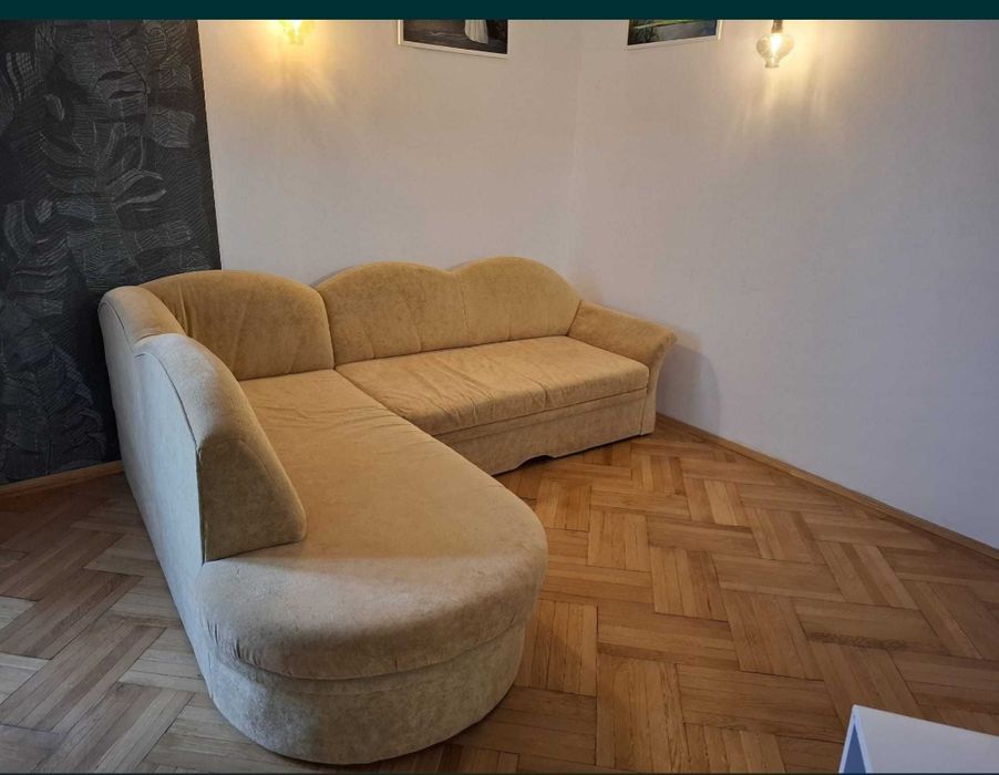 Colțar extensibil și lada de depozitare.