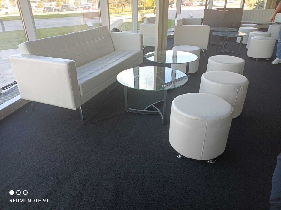 Аренда/прокат ресепшен кресла диваны тумбы трибуны микрофон столы 24/7