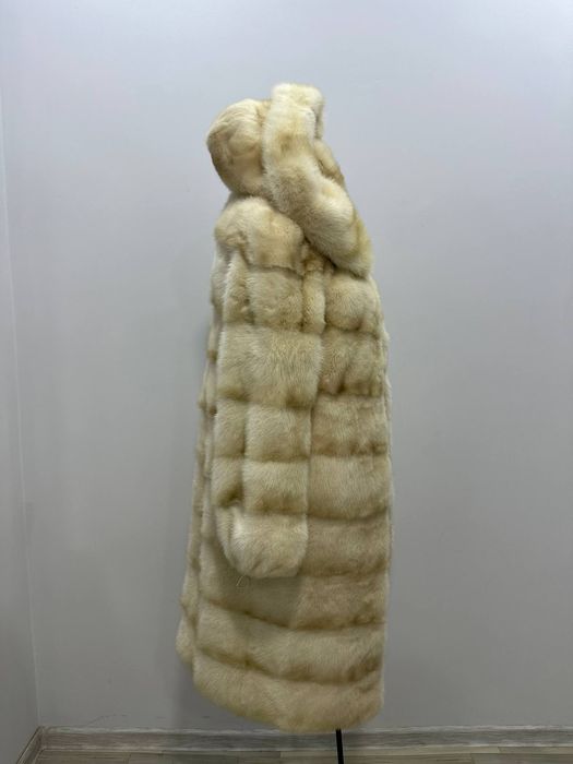 Норковые шубы отличного качества.Отделка из меха чернобурки