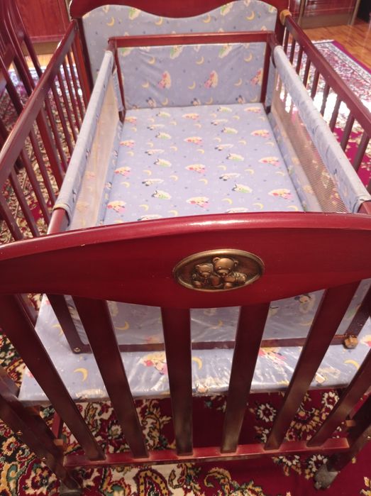 Детская кроватка