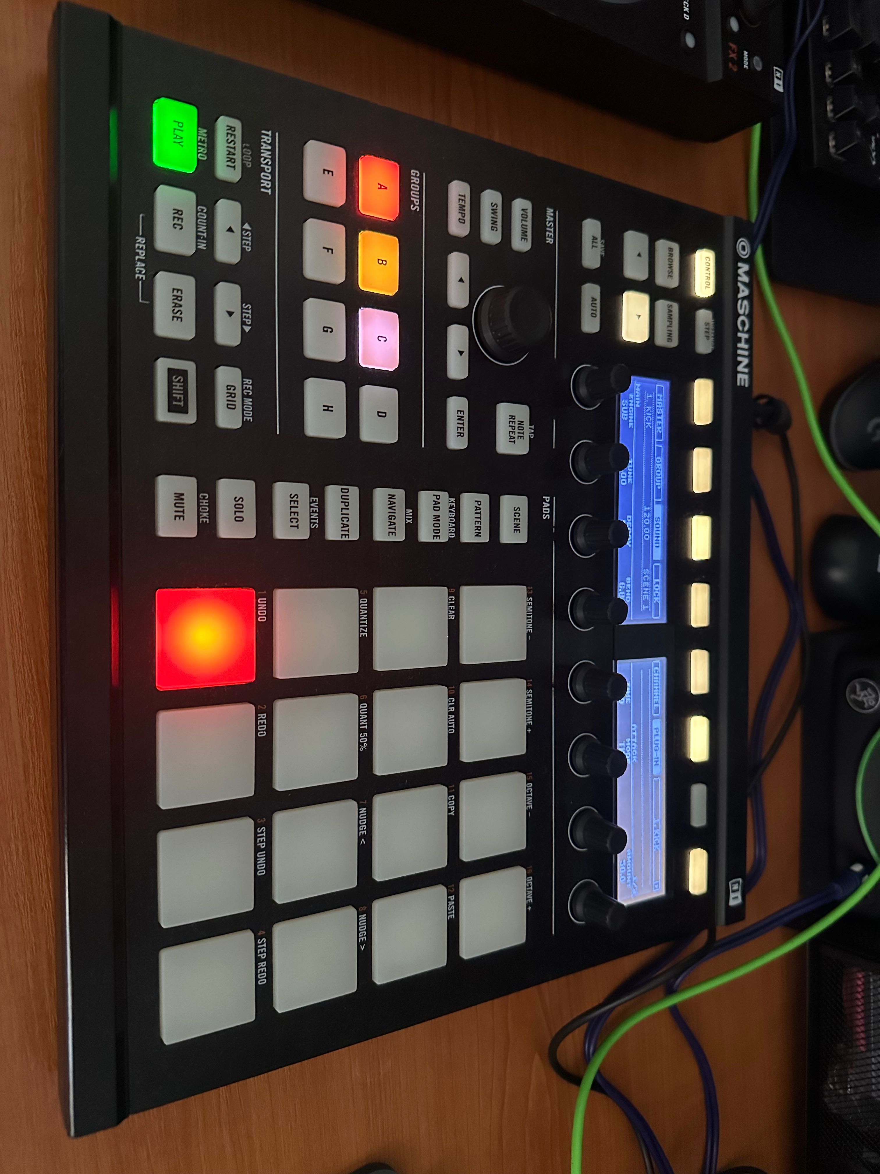 NI Maschine mk2 + Software