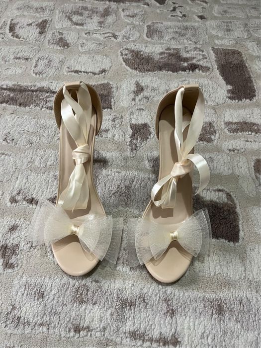 Бежови токчета!!!