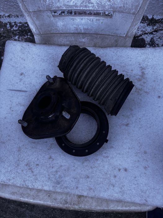 Ansamblu suspensie fara arc Toyota Corolla 2.0