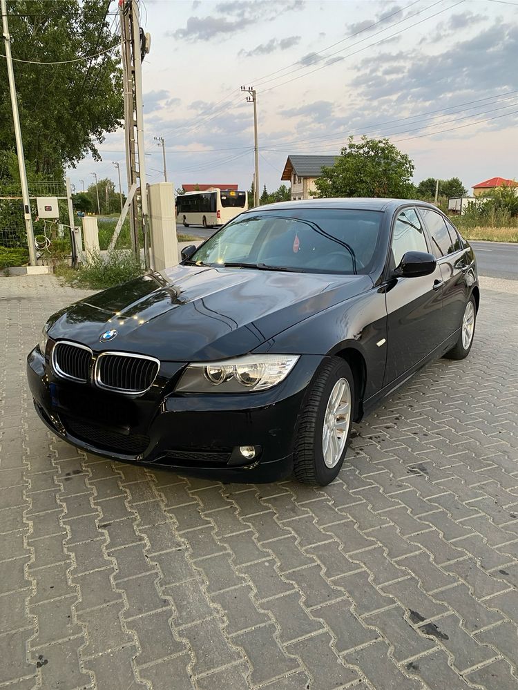 Vând BMW seria 3 modelul 318D (E90) de 143 de cai varianta Facelif