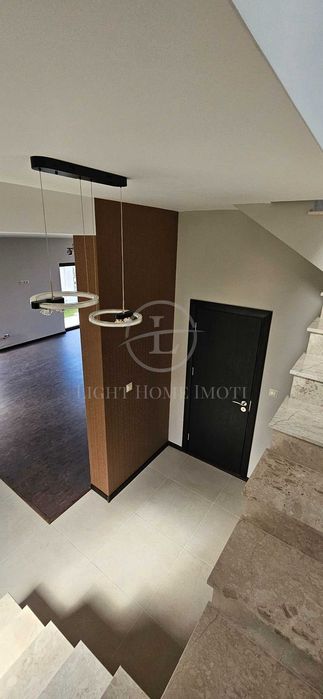 Реф. 3055 Двуетажна къща с. Белащица