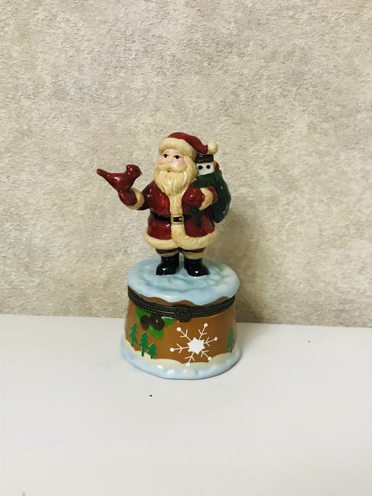Сувенир Дед Мороз фарфор 12 см