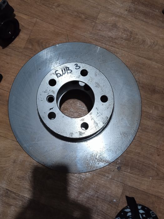 Тормозные диски. На BMW 3. Пара