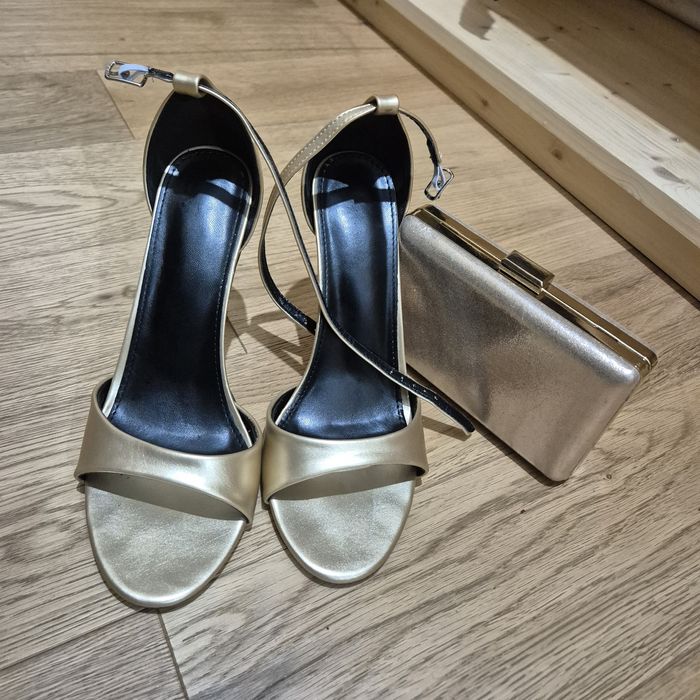 Sandale 38 si plic aurii